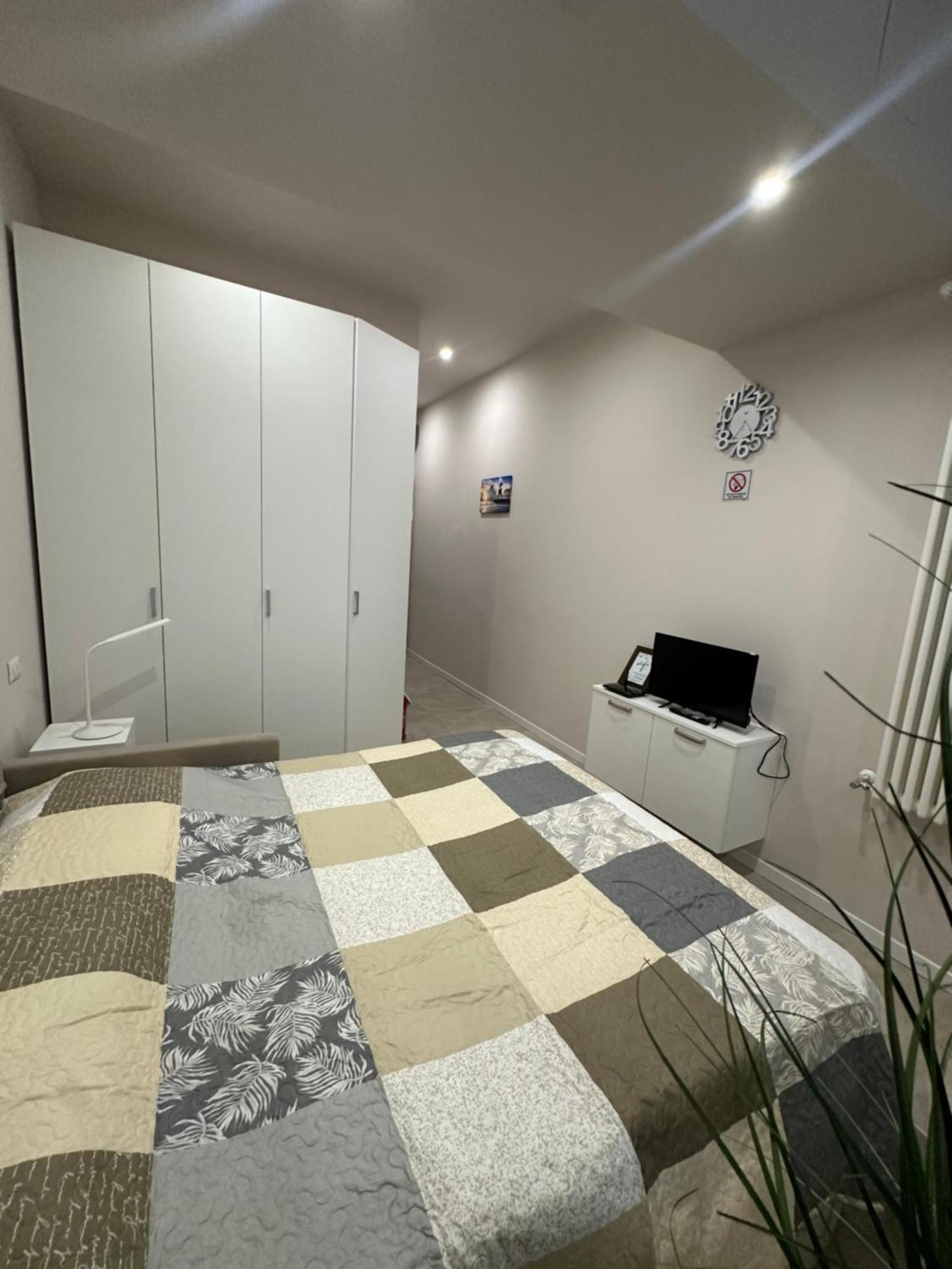 Monolocale Piazza Gambara M1 Apartment Milano Exterior foto